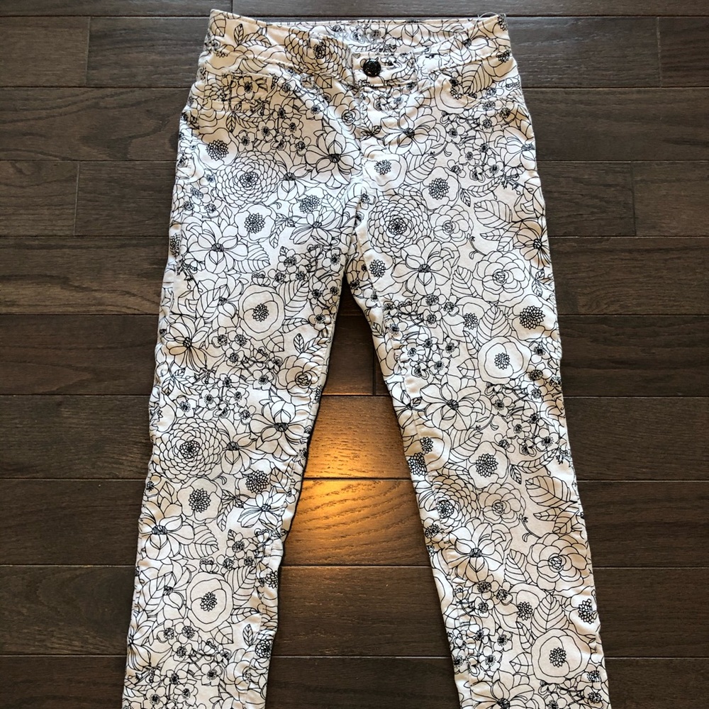 Cherokee flower cropped jeans